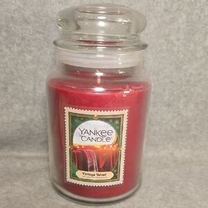 Yankee Candle Vintage Velvet Red Jar